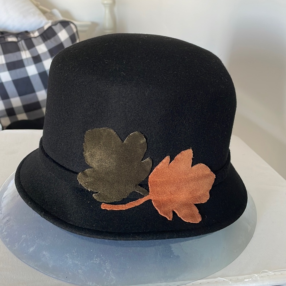 Gorgeous Da.Me wool hat made in Italy
